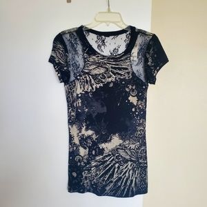 NWTs Angels and Diamonds XS Top with lace and glitter detail from the Buckle